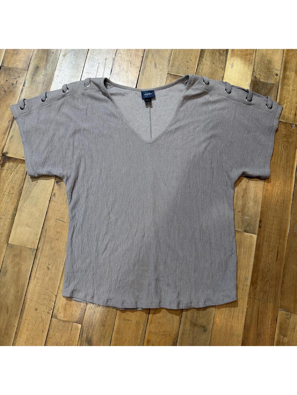 Daytrip Women's Grey and Brown Crop-top